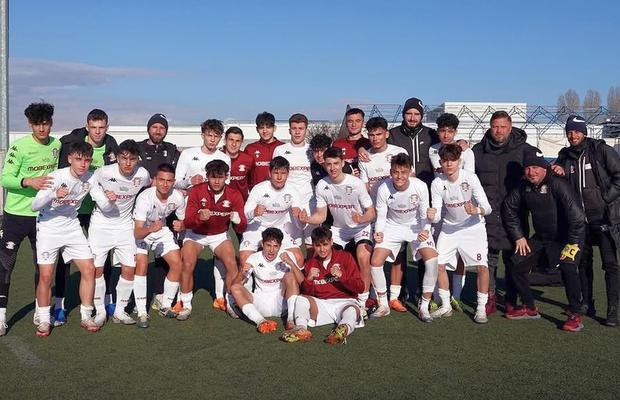 „Preview” pentru derby » Cu câteva ore înainte de Rapid - FCSB, rivalele s-au înfruntat și la juniori. Rezultate mixte