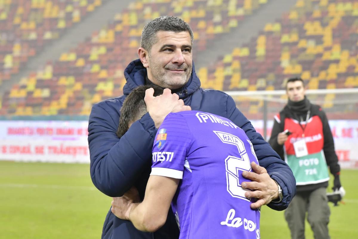 Dinamo - FC Argeș 0-1 » GAME OVER: FCSB e oficial în play-out!! Dinamo a jucat doar o repriză cu FC Argeș, își periclitează șansele la titlu, dar îi semnează sentința marii rivale