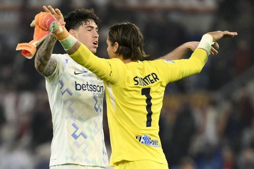 Yann Sommer și Alessandro Bastoni, doi piloni defensivi ai lui Inter în acest sezon din Serie A / Foto: Imago