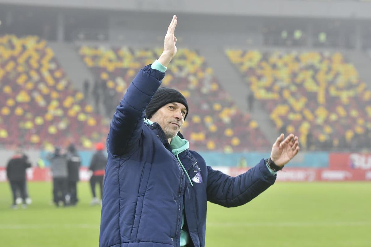 Dinamo - FC Argeș 0-1 » GAME OVER: FCSB e oficial în play-out!! Dinamo a jucat doar o repriză cu FC Argeș, își periclitează șansele la titlu, dar îi semnează sentința marii rivale