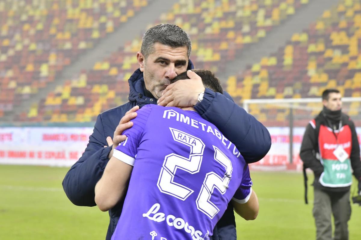 Dinamo - FC Argeș 0-1 » GAME OVER: FCSB e oficial în play-out!! Dinamo a jucat doar o repriză cu FC Argeș, își periclitează șansele la titlu, dar îi semnează sentința marii rivale