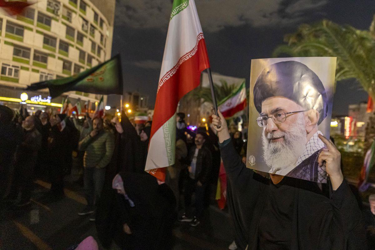 Societatea în Iran - viața într‑un stat teocratic dominat de autoritatea ayatollahilor