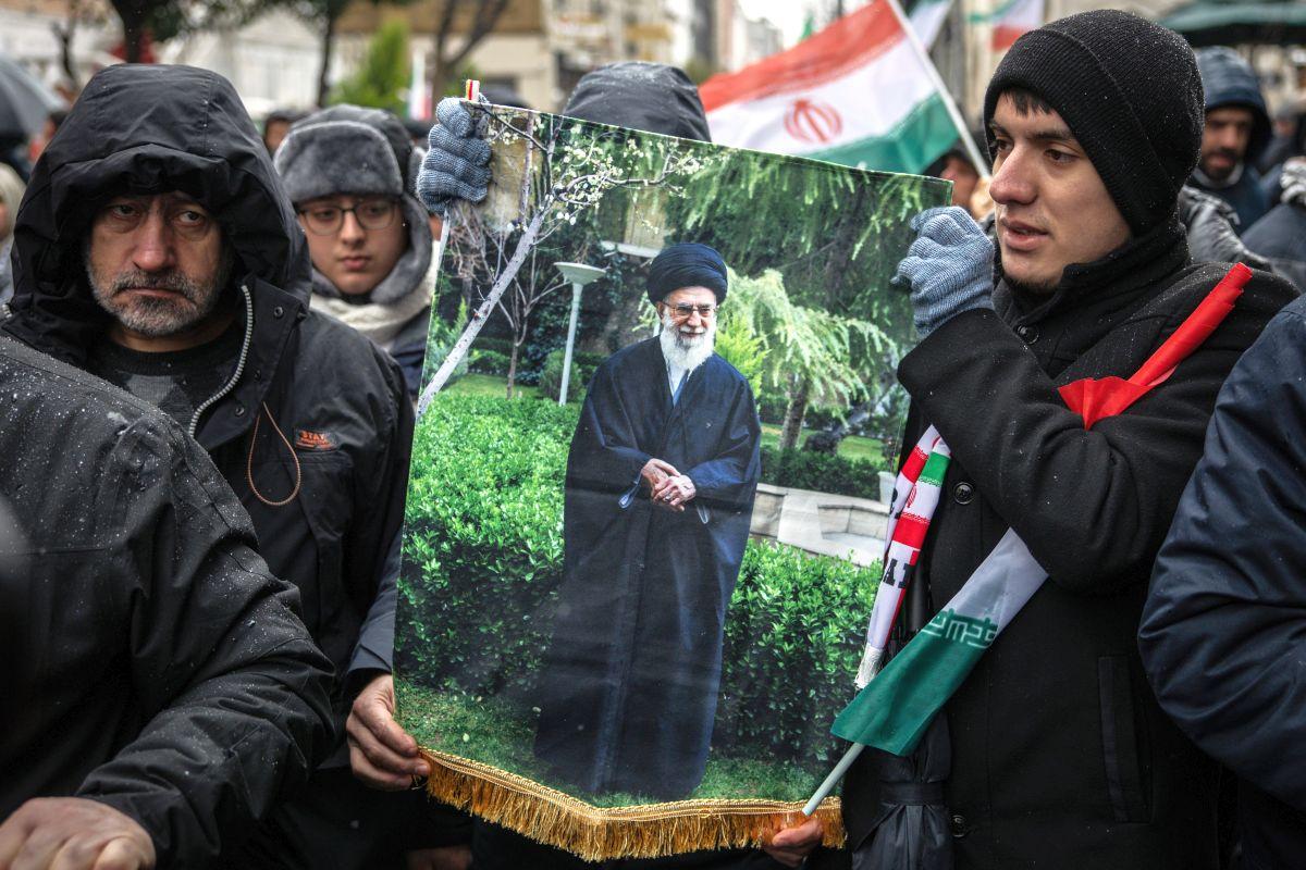 Societatea în Iran - viața într‑un stat teocratic dominat de autoritatea ayatollahilor