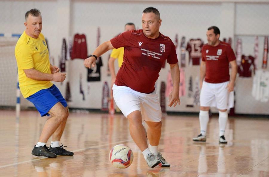 Claudiu Ionescu, la un meci de old-boys al Rapidului. El a fost în lot la titlul din 2003 / Sursă foto: Facebook@ FC Rapid „Soția a ieșit singură în piață, știți ce a urmat?” » Poveștile românului campion cu Rapid care a jucat în Iran: „Peste România din toate punctele de vedere”