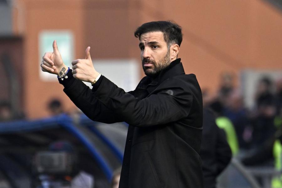Cesc Fabregas (38 de ani) are 70 de meciuri ca antrenor principal la Como / Foto: Imago Cum vrea Cesc Fabregas să-l învingă pe Cristi Chivu în semifinale » De la cine s-a inspirat antrenorul lui Como!