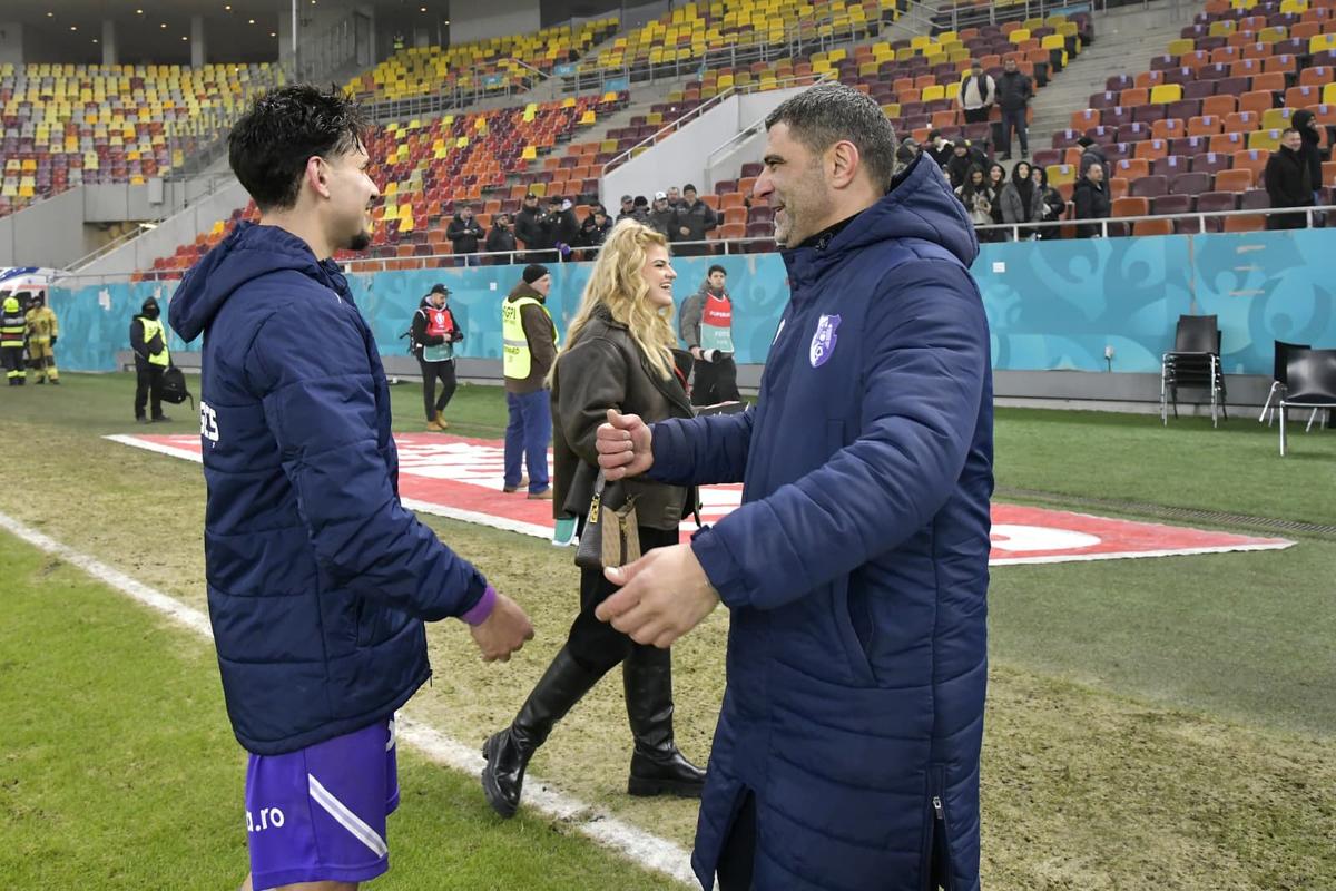 Dinamo - FC Argeș 0-1 » GAME OVER: FCSB e oficial în play-out!! Dinamo a jucat doar o repriză cu FC Argeș, își periclitează șansele la titlu, dar îi semnează sentința marii rivale