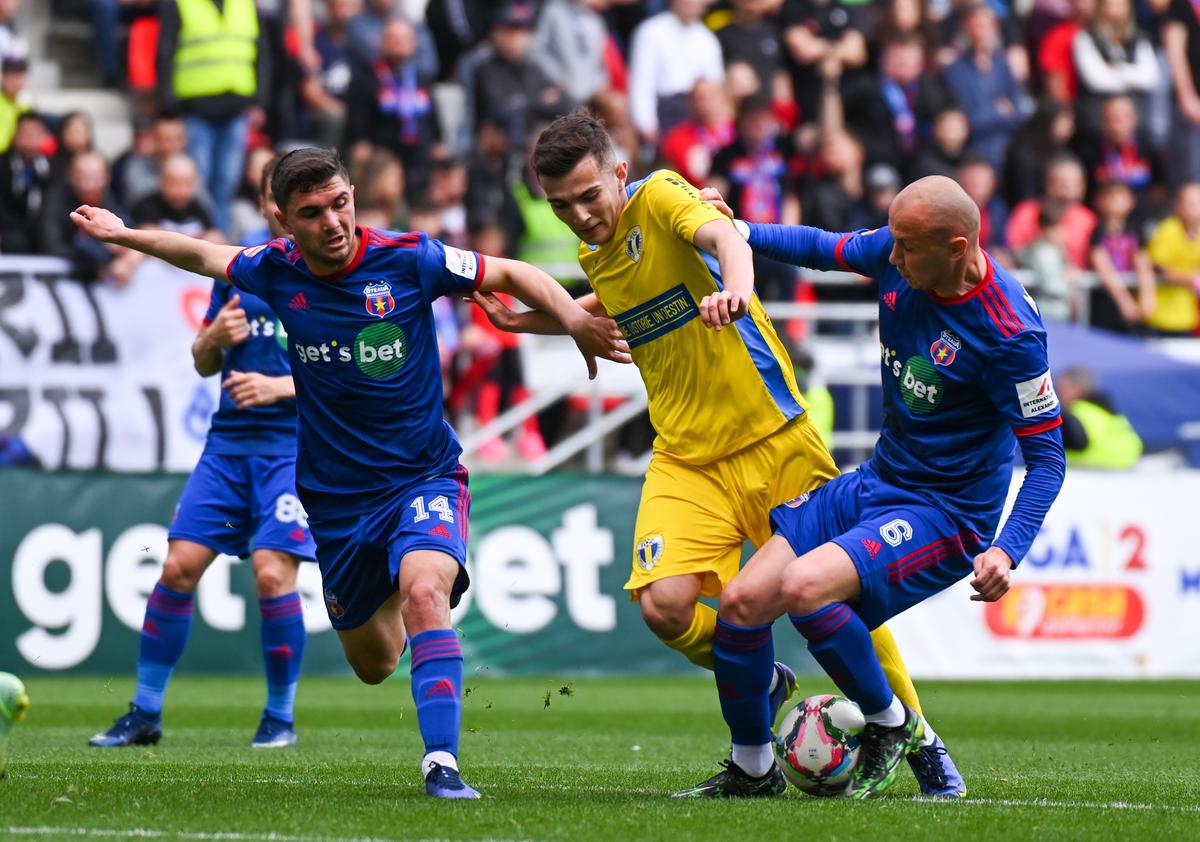 Daniel Oprița, încântat după CSA Steaua - Petrolul » Ce le-a spus jucătorilor la pauză