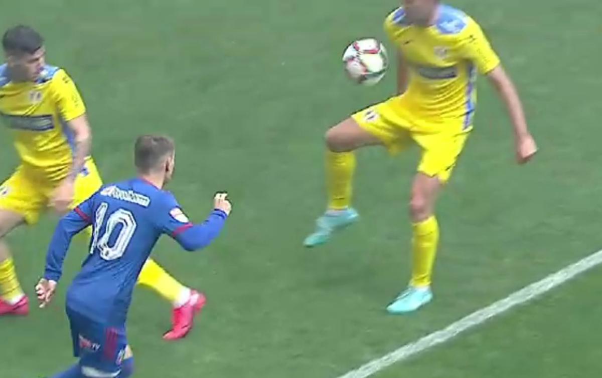 Cebotaru dezvăluie ce a discutat cu arbitrul după penalty-ul controversat din CSA Steaua - Petrolul: „L-am rugat frumos să intre în vestiar”
