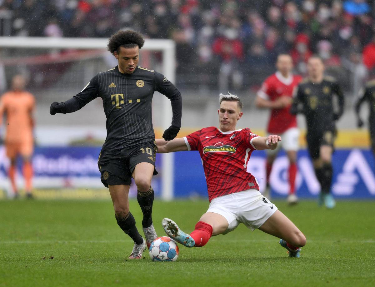 Situație neverosimilă în meciul lui Bayern » Echipa lui Lewandowski a jucat cu 12 oameni pe teren! Ce au făcut arbitrii