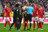 Situație neverosimilă în meciul lui Bayern » Echipa lui Lewandowski a jucat cu 12 oameni pe teren! Ce au făcut arbitrii
