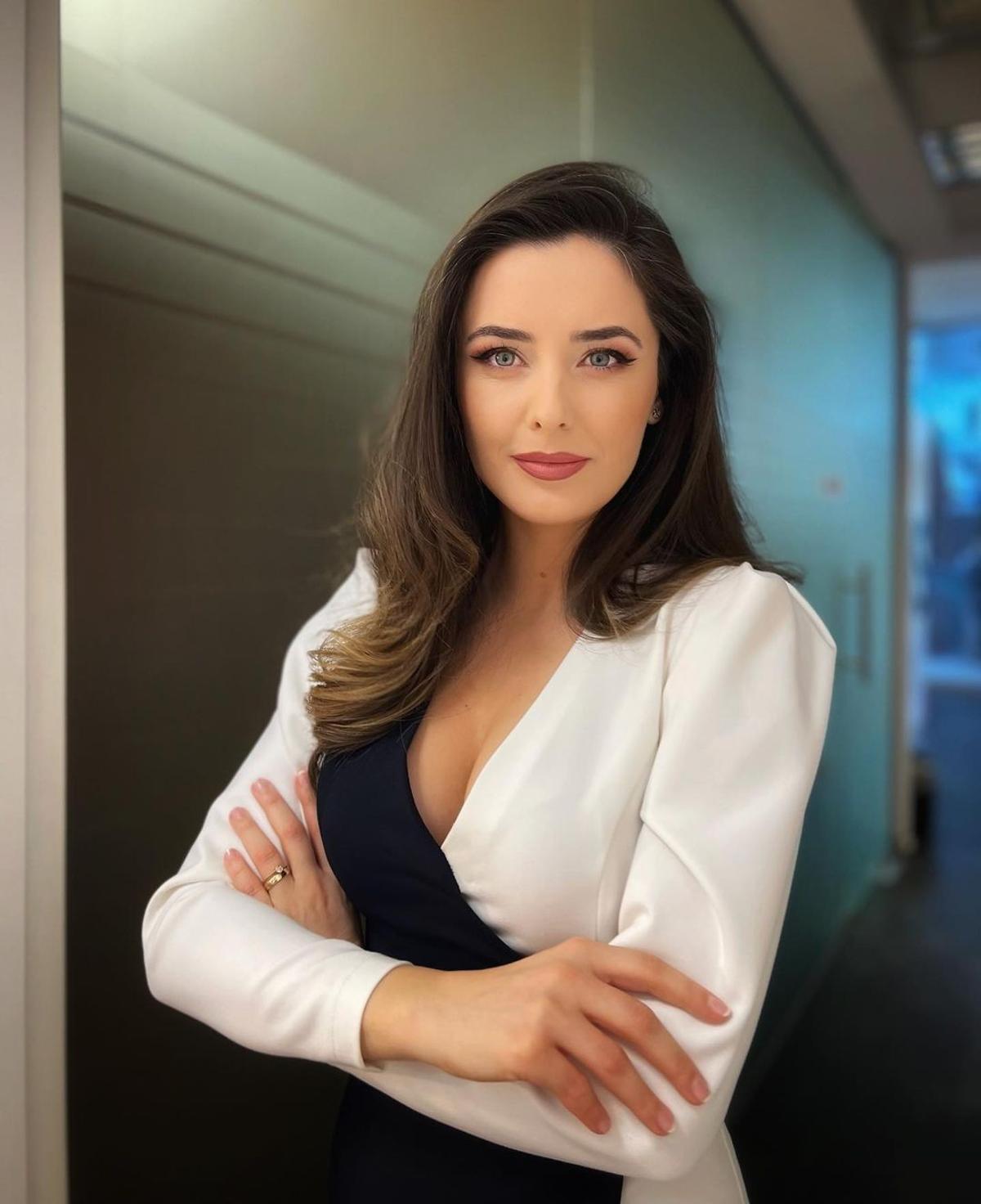 Toți ochii sunt pe ea seară de seară » Cea mai frumoasă prezentatoare a știrilor din sport