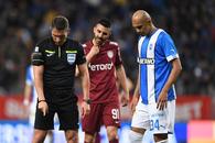 CFR Cluj a cerut două penalty-uri în primul sfert de oră al derby-ului cu CSU Craiova! Kovacs, impasibil