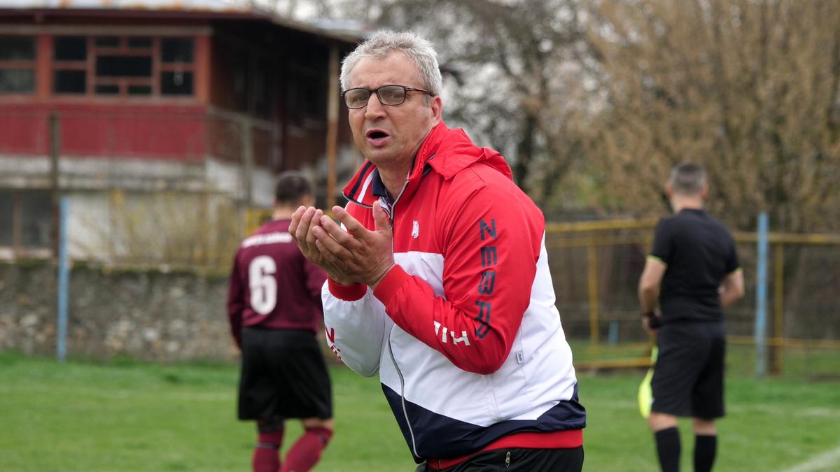 Aurică a lu' Purcaru din Adânca a jucat contra lui Dobrin! » Vedeta „Raj Kapur” a explicat cum se „antrenează”: „La cât am băut aseară, mă mir că mai sunt viu”