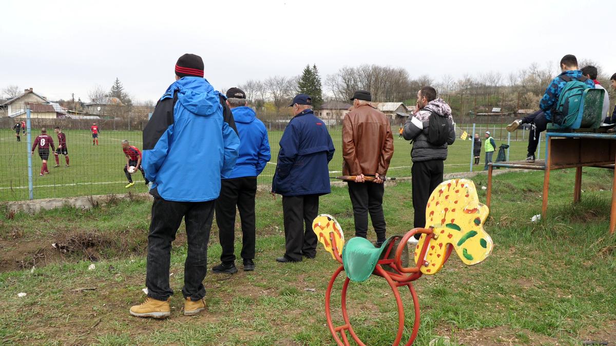 Aurică a lu' Purcaru din Adânca a jucat contra lui Dobrin! » Vedeta „Raj Kapur” a explicat cum se „antrenează”: „La cât am băut aseară, mă mir că mai sunt viu”