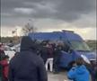 Ultrașii clubului din Liga 1, băgați în duba Jandarmeriei după meci »  Au așteptat jucătorii la ieșirea din stadion + Conflict între colegi