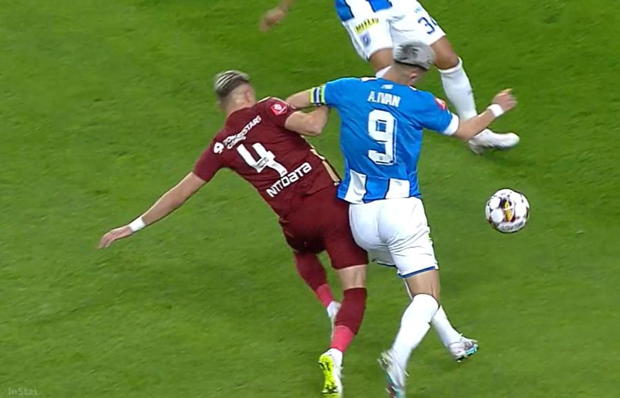FOTO: Captură @Digi Sport 1 CFR Cluj a cerut două penalty-uri în primul sfert de oră al derby-ului cu CSU Craiova! Kovacs, impasibil