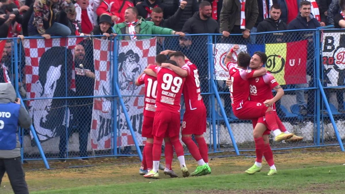 Unirea Dej - Dinamo 0-3 » „Câinii” câștigă la scor de neprezentare și fac un pas uriaș spre „baraj!” Miza următorului meci e IMENSĂ!