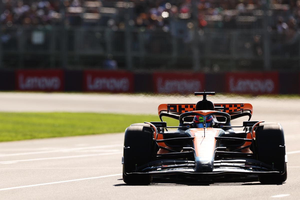 Spectacol în MP al Australiei: Max Verstappen câștigă după o cursă incredibilă, oprită de 3 ori! Coșmar pentru Ferrari