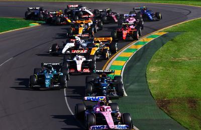 Spectacol în MP al Australiei: Max Verstappen câștigă după o cursă incredibilă, oprită de 3 ori! Coșmar pentru Ferrari