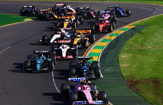 Spectacol în MP al Australiei: Max Verstappen câștigă după o cursă incredibilă, oprită de 3 ori! Coșmar pentru Ferrari
