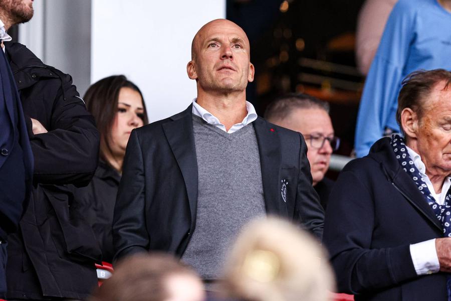 Haos total la Ajax » Directorul general, dat afară după numai 18 zile. Motivul e ULUITOR!