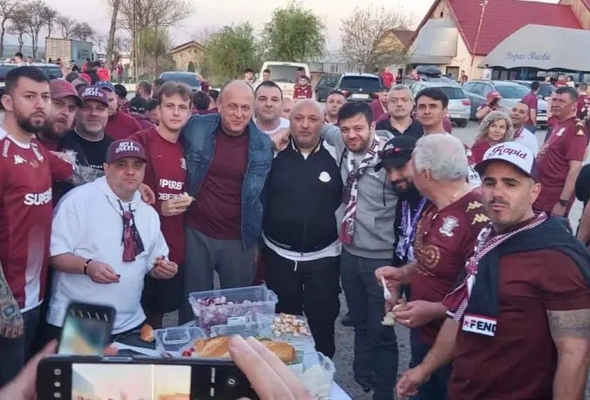 Basarab Panduru a comentat imaginile weekend-ului în Superligă: Dan Șucu a mers la Craiova alături de fanii Rapidului. Și nu a fost impresionat de gestul omului de afaceri.