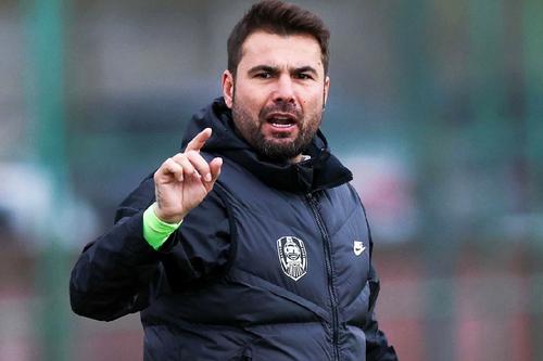 Adrian Mutu o ține din eșec în eșec în cariera de antrenor / Sursă foto: Facebook@ CFR Cluj