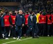 Teroare la Fenerbahce - Galatasaray » 3 „roșii” în prelungiri, Mourinho l-a lovit pe Buruk, mii de jandarmi au intervenit în forță! Scene de război
