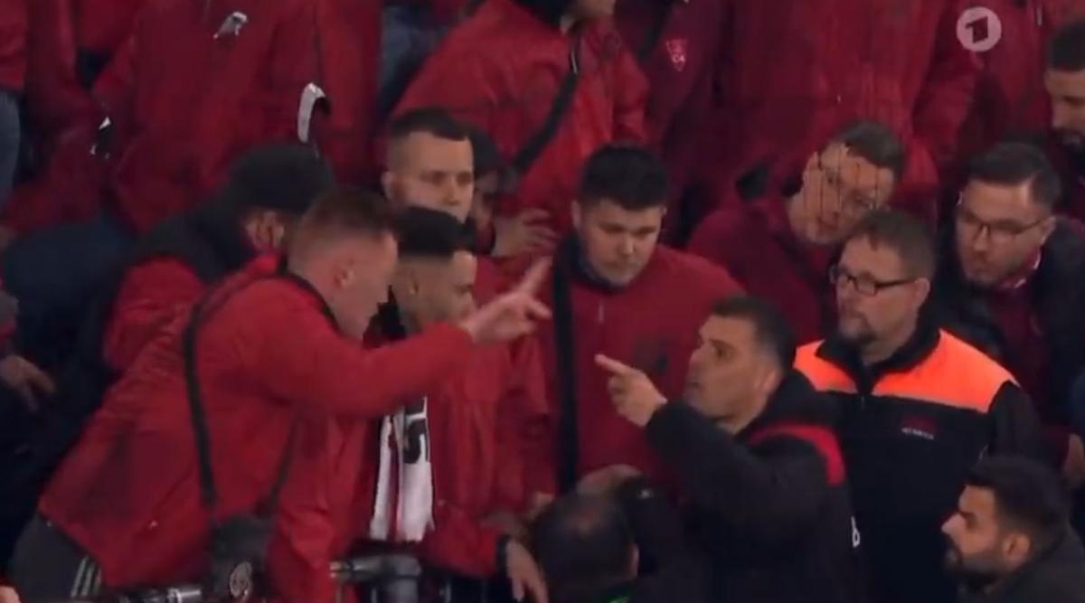 Vedeta lui Leverkusen a urcat în peluză printre ultrașii furioși, după umilința din Cupă! Echipa lui Xabi Alonso, eliminată de Liga a 3-a!