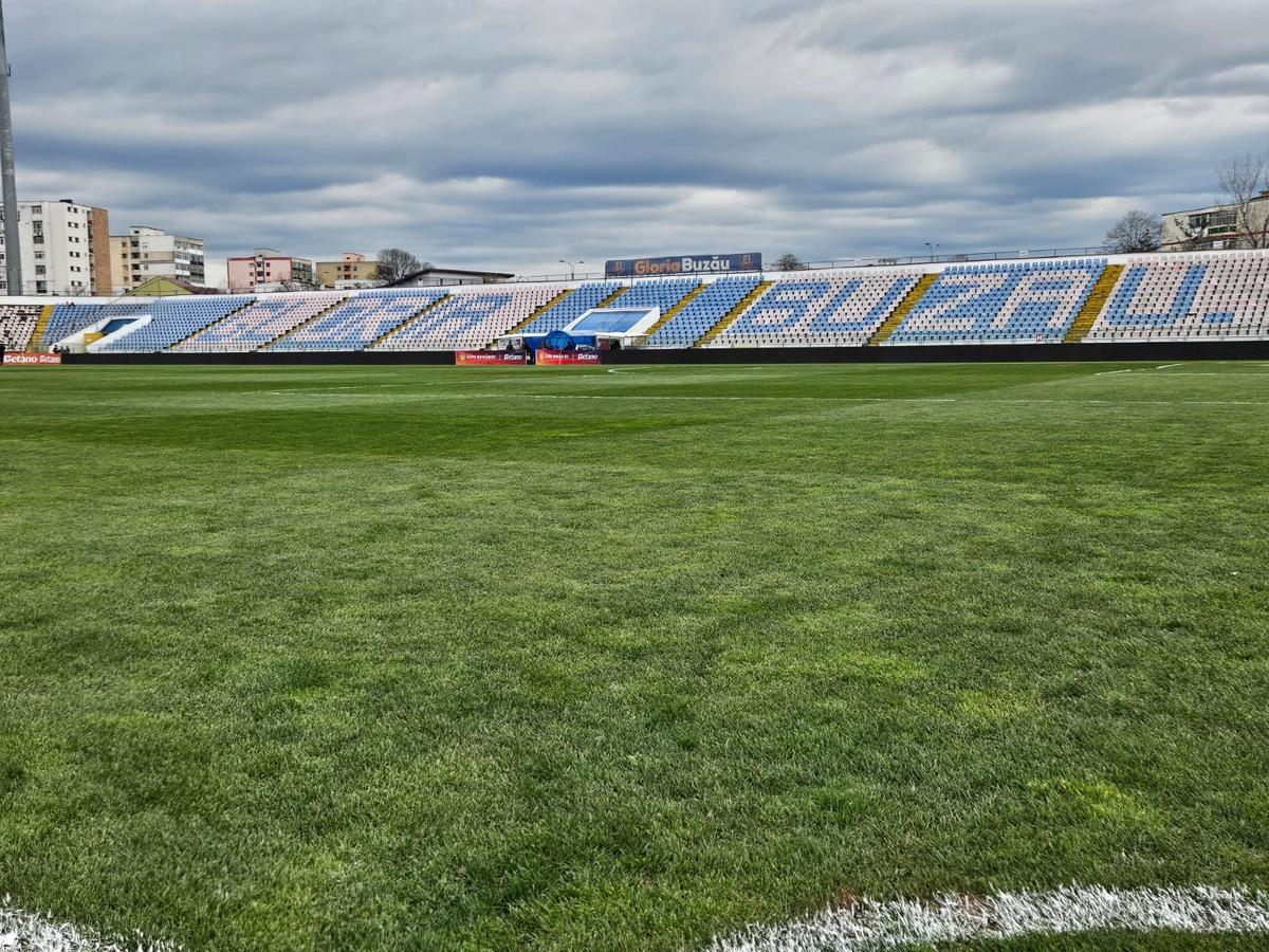 Cum arată gazonul de la Buzău, înainte de Metalul - Rapid