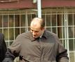 George Copos, gesticulând că „buzunarele sunt goale”