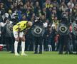 Teroare la Fenerbahce - Galatasaray » 3 „roșii” în prelungiri, Mourinho l-a lovit pe Buruk, mii de jandarmi au intervenit în forță! Scene de război