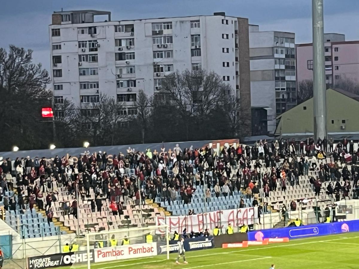 „E mai bine așa?” » Ruptură totală la Rapid! Conducerea e divizată în tribune, suporterii protestează » Ce s-a întâmplat la meciul cu Metalul Buzău