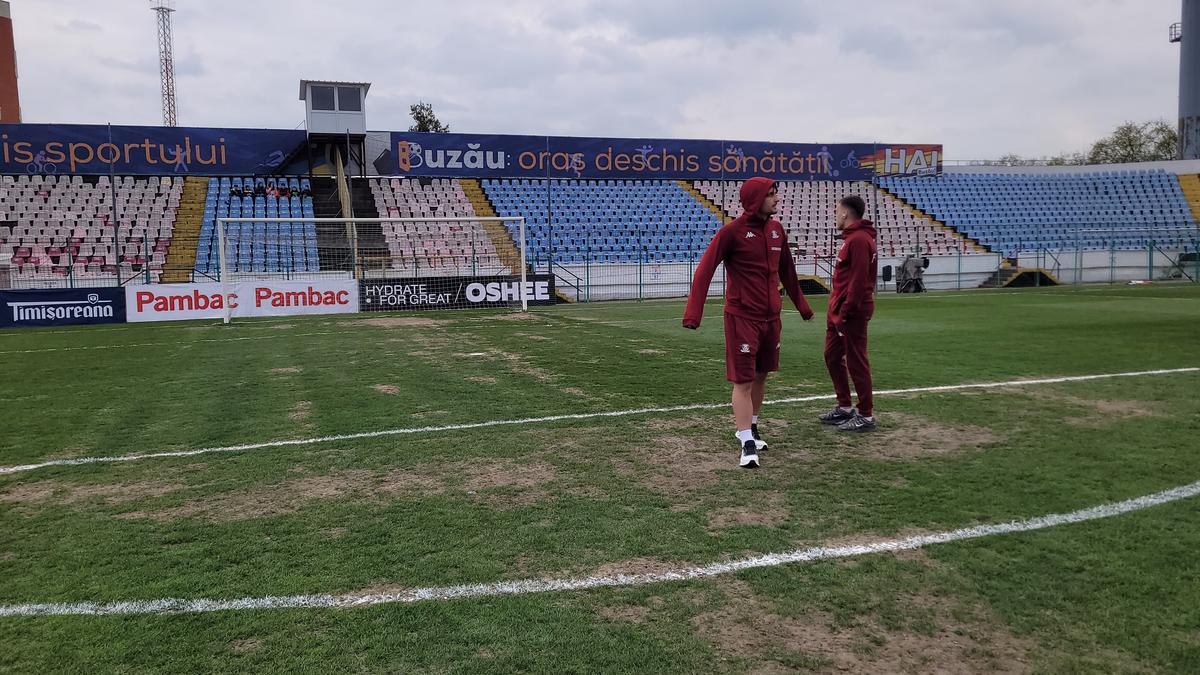 Imagini înainte de Metalul Buzău - Rapid
