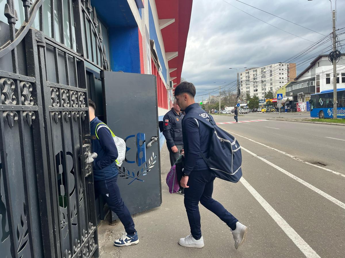 Imagini înainte de Metalul Buzău - Rapid