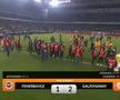 Teroare la Fenerbahce - Galatasaray » 3 „roșii” în prelungiri, Mourinho l-a lovit pe Buruk, mii de jandarmi au intervenit în forță! Scene de război