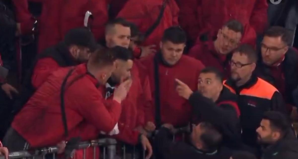 Vedeta lui Leverkusen a urcat în peluză printre ultrașii furioși, după umilința din Cupă! Echipa lui Xabi Alonso, eliminată de Liga a 3-a!