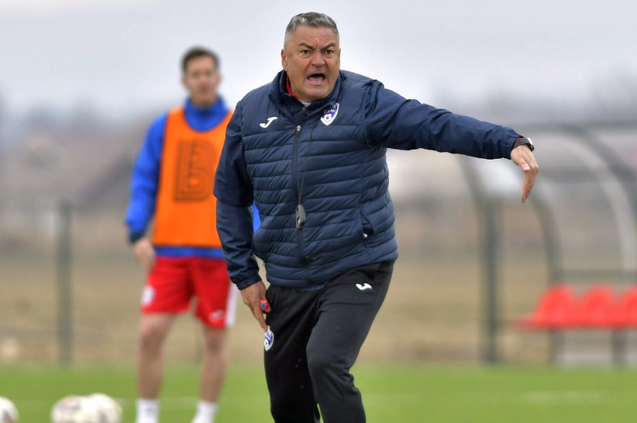 Ilie Stan abia a venit la Buzău, iar situațiile tensionate au și apărut FOTO: Facebook Gloria Buzău „Dacă nu ne plătiți imediat, plecăm!” » Echipa din Superligă avertizată de antrenorii nemulțumiți + „Sperăm ca Dumnezeu să țină cu cei amărâți!”