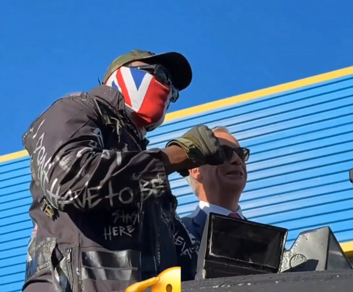Derek Chisora a venit cu tancul la conferință