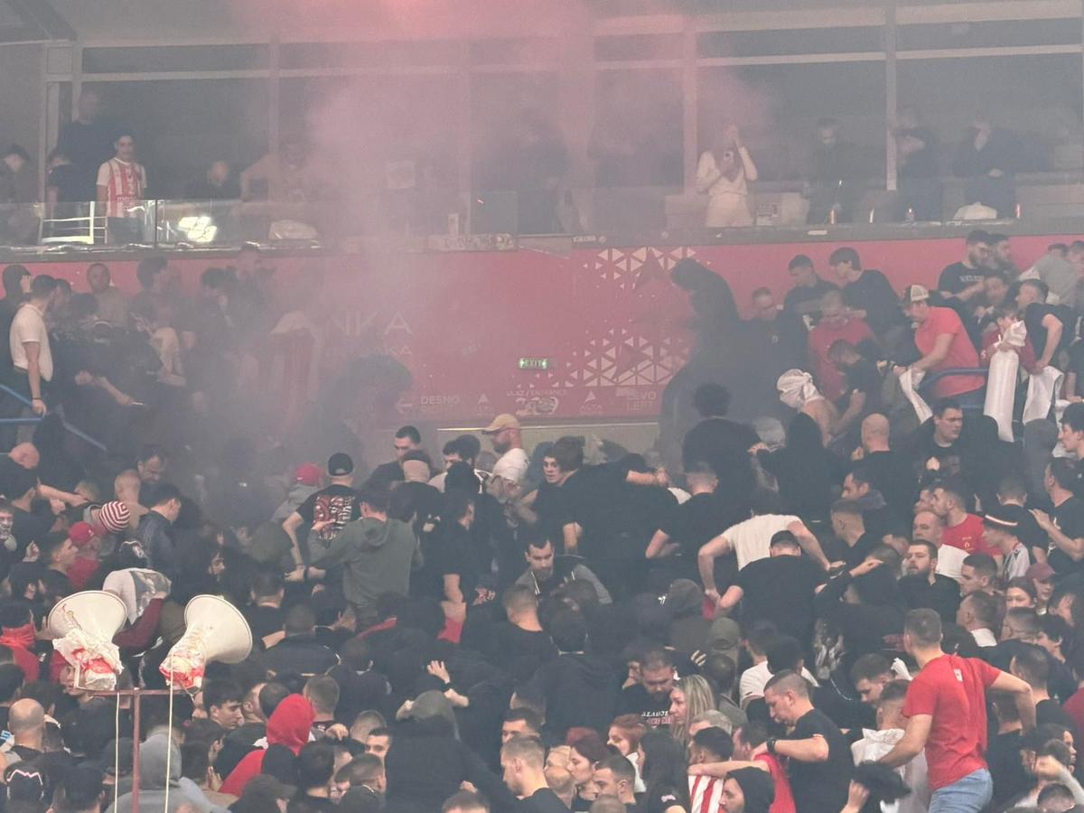 Imagini cu momentele violente petrecute înainte de Steaua Roșie Belgrad - Partizan