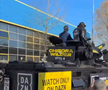 Derek Chisora a venit cu tancul la conferință // Captură DAZN