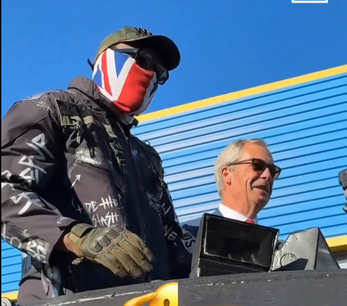 Derek Chisora a venit cu tancul la conferință