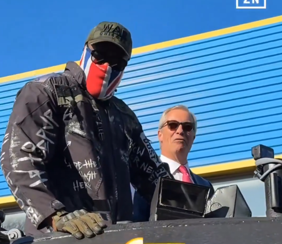 Derek Chisora a venit cu tancul la conferință