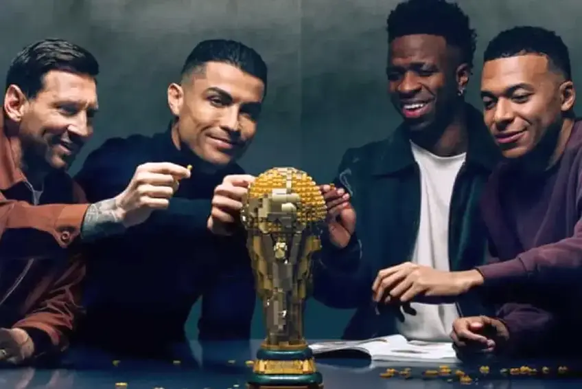Reclama Lego în care apar Lionel Messi, Cristiano Ronaldo, Kylian Mbappe și Vinicius