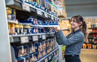 Lidl rămâne consecvent angajamentului de a fi cel mai bun plătitor din retailul alimentar: Cel mai mic salariu din companie este cu 31% mai mare decat salariul minim pe economie