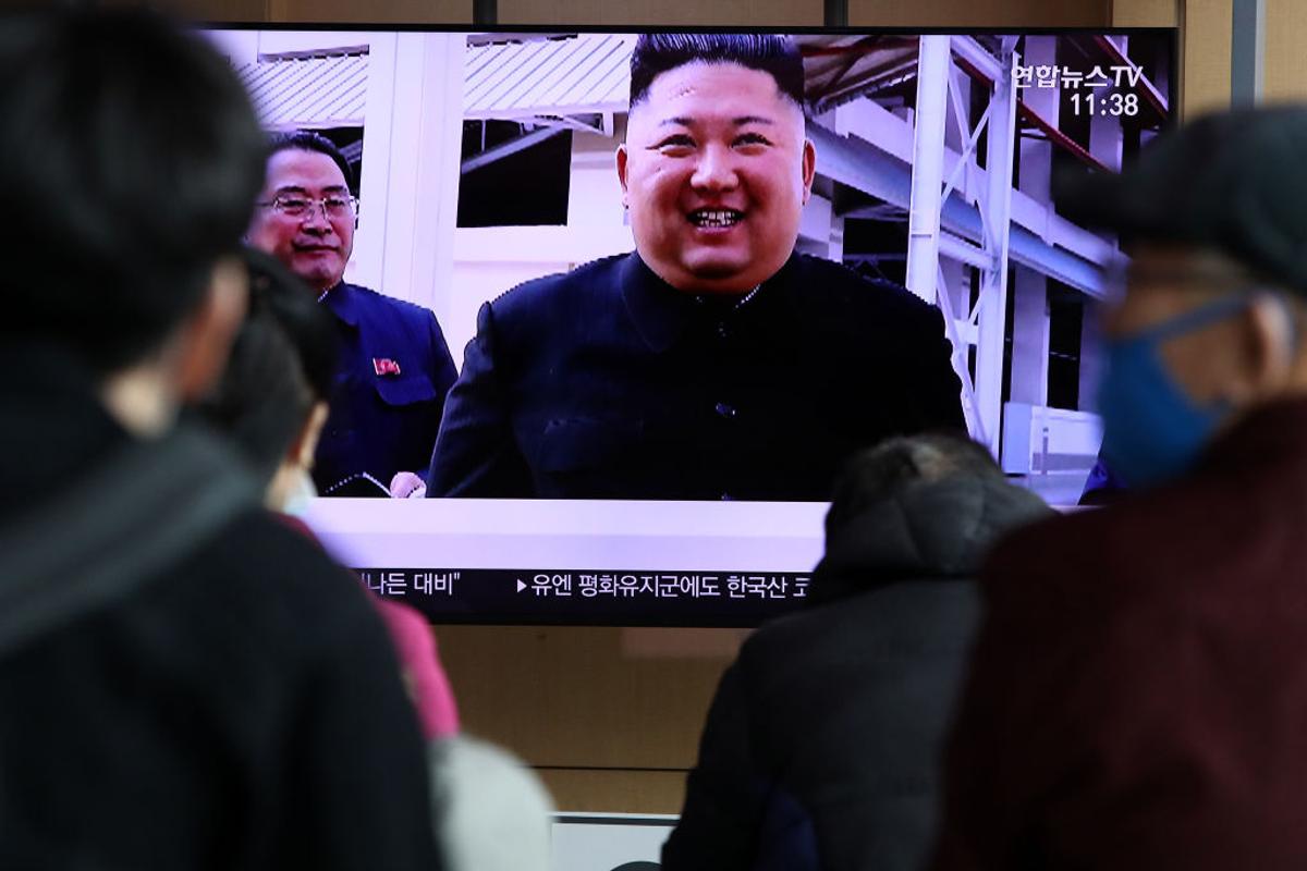 FOTO Dictatorul Kim Jong-Un ar fi încă în viață » Prima apariție în public după 3 săptămâni! Ce a spus Donald Trump