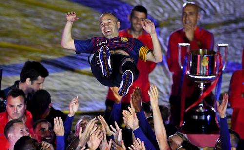 Clubul Albacete i-a oferit tatălui lui Iniesta un contract în 1996 pentru puștiul în vârstă de 12 ani. Dar el a refuzat să semneze. Și l-a dus pe Andres la Barcelona.