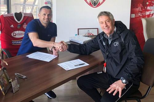 Cristiano Bergodi, alături de directorul general Attila Hadnagy // foto: Facebook @ Sepsi OSK
