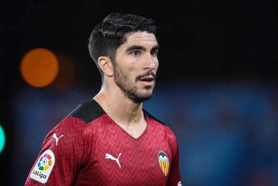 Carlos Soler, Valencia // foto: Guliver/gettyimages Pus pe lista de transferuri! Barcelona vrea 70 de milioane de euro pentru jucătorul urmărit de Bayern și Manchester United » Cine l-ar înlocui
