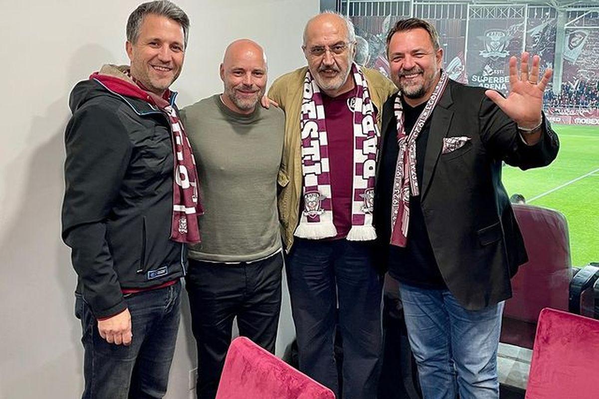 Stadionul din Giulești, înțesat de vedete la Rapid - CFR Cluj » Soliști cunoscuți și oameni de televiziune, fanii bucureștenilor la meciul câștigat de trupa lui Adrian Mutu în fața campioanei